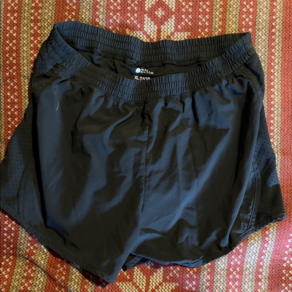 Zella black Performance Shorts